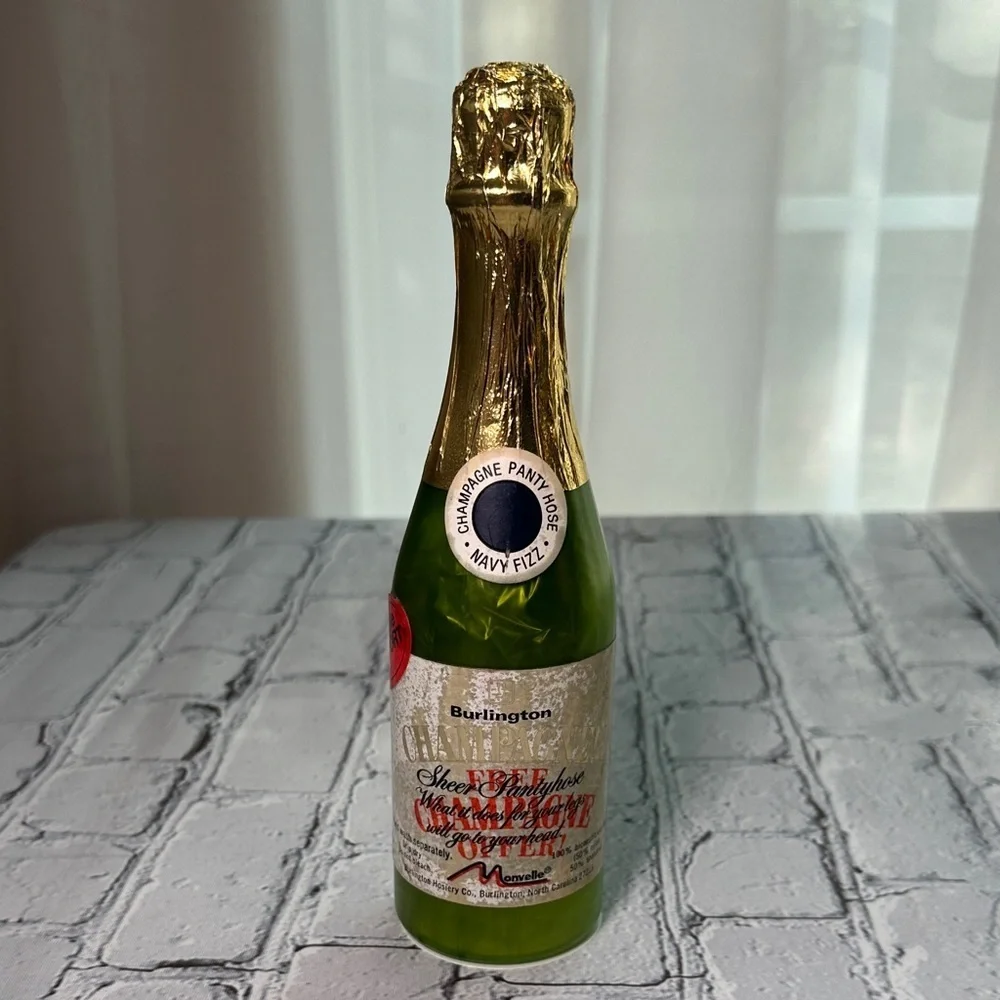 Burlington Champagne Bottle Novelty Sheer Pantyhose Navy Small 90lbs-120lbs VTG